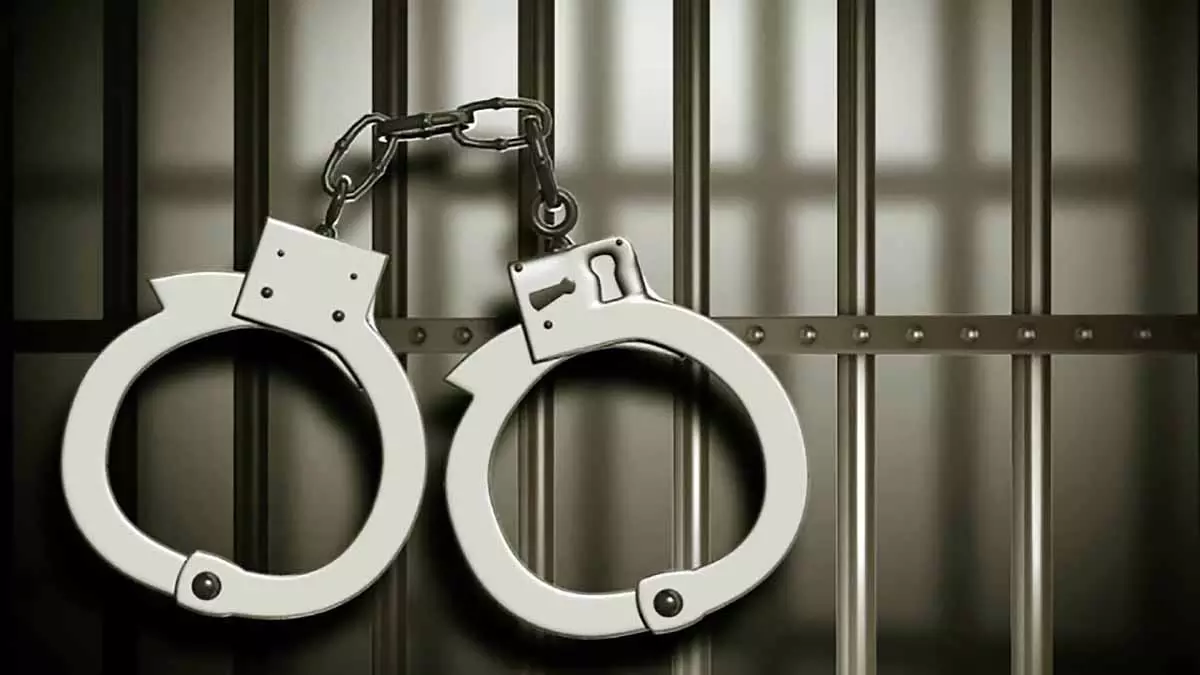 Ludhiana: फर्जी रेलवे अफसर पकड़ाया Ludhiana: फर्जी रेलवे अफसर पकड़ाया