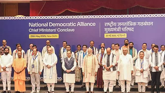 NDA की बैठक में पीएम मोदी के नेतृत्व की प्रशंसा में प्रस्ताव पारित NDA की बैठक में पीएम मोदी के नेतृत्व की प्रशंसा में प्रस्ताव पारित