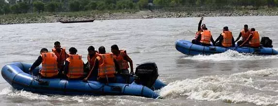 Jammu: जिया पोटा घाट पर SDRF का जल बचाव अभ्यास Jammu: जिया पोटा घाट पर SDRF का जल बचाव अभ्यास