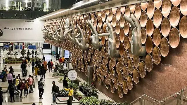 DELHI : हवाई अड्डे ने मौसम संबंधी चेतावनी जारी की, उड़ान परिचालन पर संभावित प्रभाव की चेतावनी दी DELHI : हवाई अड्डे ने मौसम संबंधी चेतावनी जारी की, उड़ान परिचालन पर संभावित प्रभाव की चेतावनी दी