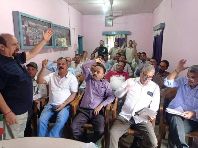 लंबित वेतन जारी करने पर निर्णय लें MWA: सोम लंबित वेतन जारी करने पर निर्णय लें MWA: सोम