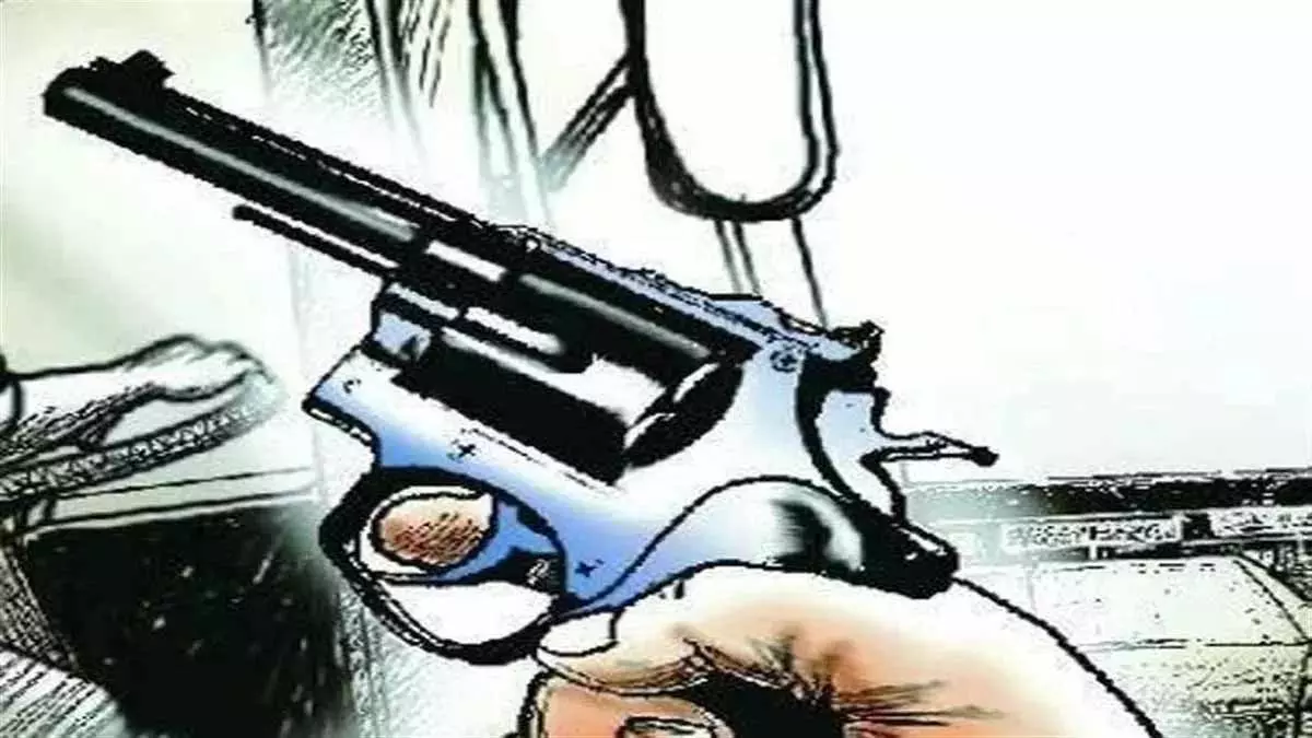Businessman के कर्मचारी से बंदूक की नोक पर 8.94 लाख लूट की , आरोपी गिरफ्तार Businessman के कर्मचारी से बंदूक की नोक पर 8.94 लाख लूट की , आरोपी गिरफ्तार