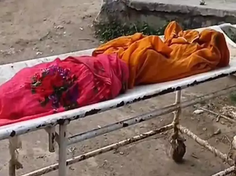 BREAKING: झोपड़ी में सोए भाई-बहन की झुलसकर दर्दनाक मौत, फैली सनसनी BREAKING: झोपड़ी में सोए भाई-बहन की झुलसकर दर्दनाक मौत, फैली सनसनी
