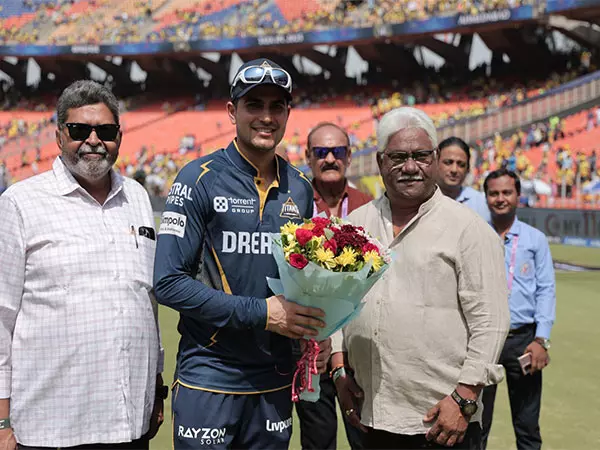 गुजरात क्रिकेट एसोसिएशन ने Shubman Gill को किया सम्मानित गुजरात क्रिकेट एसोसिएशन ने Shubman Gill को किया सम्मानित