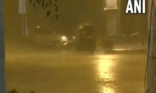 Delhi-NCR में भारी बारिश, आंधी-तूफान की स्थिति