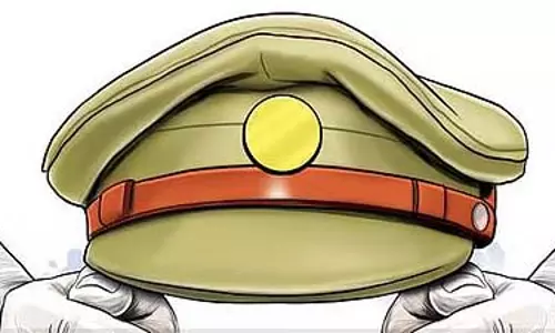 विशाखापत्तनम का राजस्व कर्मचारी आतंकी संबंध के चलते पुलिस की नजर में विशाखापत्तनम का राजस्व कर्मचारी आतंकी संबंध के चलते पुलिस की नजर में