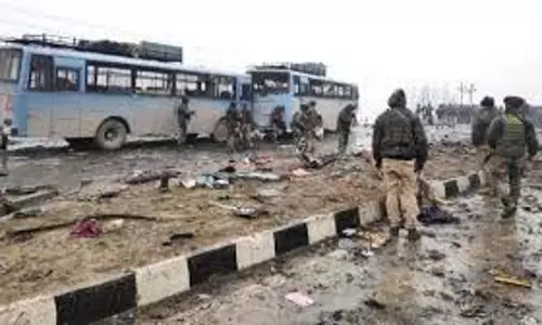 पुलवामा: 16 साल बाद डोगरीपोरा पुल पर काम फिर शुरू पुलवामा: 16 साल बाद डोगरीपोरा पुल पर काम फिर शुरू