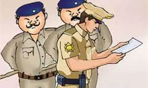 Ghaziabad: सत्यापन के बाद भी अपराधी बेकाबू, छह पुलिसकर्मी लाइन हाजि Ghaziabad: सत्यापन के बाद भी अपराधी बेकाबू, छह पुलिसकर्मी लाइन हाजि