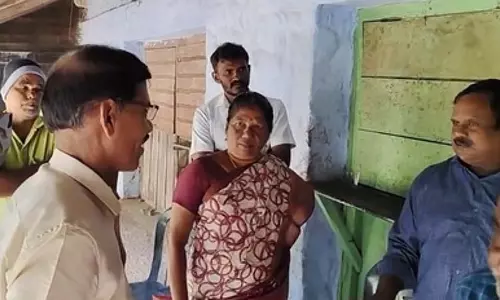 भारी बारिश की चेतावनी: मंचोलाई के श्रमिकों ने नीचे उतरने से किया इनकार