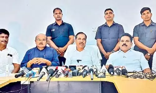 Odisha : खनन माफिया के खिलाफ सख्त कार्रवाई Odisha : खनन माफिया के खिलाफ सख्त कार्रवाई