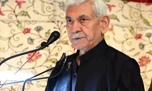 आतंकवादियों और उनके समर्थकों के लिए सजा एक जैसी होनी चाहिए: J&K L-G