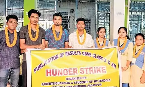 CBSE के नतीजों में देरी को लेकर ओडिशा के छात्रों ने की भूख हड़ताल