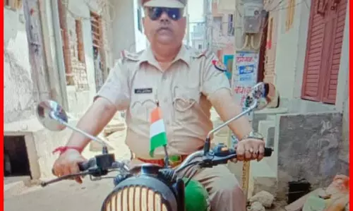 ACP ऑफिस की छत गिरी, SI की गई जान, मचा हड़कंप ACP ऑफिस की छत गिरी, SI की गई जान, मचा हड़कंप