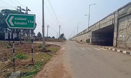 Ranebennur : कामदोडा गांव बिना बस स्टैंड के