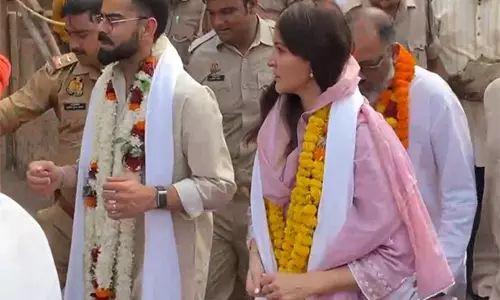अनुष्का शर्मा, विराट कोहली ने Ayodhya के हनुमान गढ़ी मंदिर में आशीर्वाद लिया