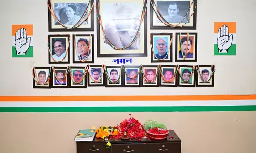 राजीव भवन में झीरम के शहीदों को किया गया नमन