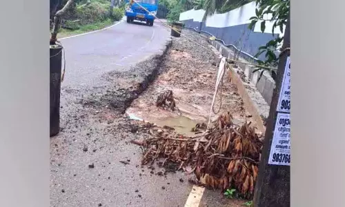 Kerala : मानसून का मौसम नजदीक आने पर क्या सड़क का काम पूरा हो जाएगा? Kerala : मानसून का मौसम नजदीक आने पर क्या सड़क का काम पूरा हो जाएगा?