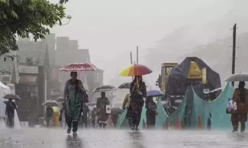 तटीय Karnataka में भारी बारिश के कारण रेड अलर्ट जारी तटीय Karnataka में भारी बारिश के कारण रेड अलर्ट जारी