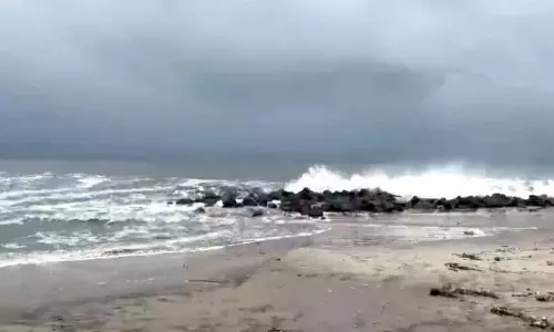 मानसून आ गया है; तटीय निवासियों की रातों की नींद हराम