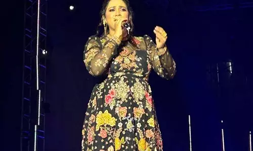 Shreya Ghoshal के प्रशंसक ने अपने जन्मदिन पर मुंबई में उनके कॉन्सर्ट में शामिल होने के लिए 12,000 किमी की यात्रा की