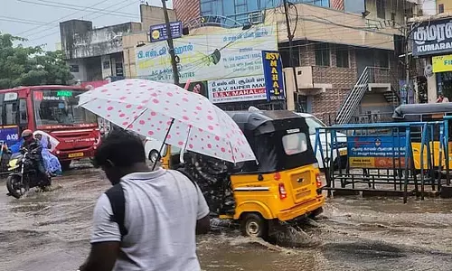 Tamil Nadu : अगले 3 घंटों में 17 जिलों में बारिश Tamil Nadu : अगले 3 घंटों में 17 जिलों में बारिश