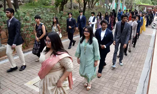 Aga Khan अकादमी ने 2025 की कक्षा के लिए स्नातक समारोह आयोजित किया Aga Khan अकादमी ने 2025 की कक्षा के लिए स्नातक समारोह आयोजित किया