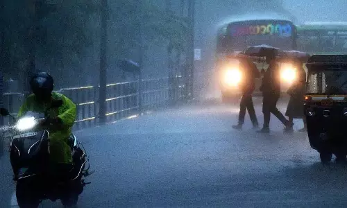 बारिश भारी है; सावधानी के साथ जिला