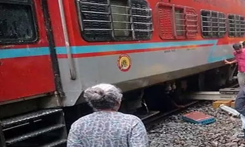 बेलगावी के पास कैसल रॉक में ट्रेन का डिब्बा पटरी से उतरा