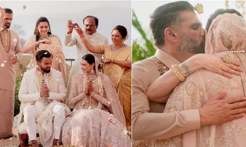 KL Rahul से शादी के बाद अथिया शेट्टी की बिदाई के दौरान नहीं रोए सुनील शेट्टी? KL Rahul से शादी के बाद अथिया शेट्टी की बिदाई के दौरान नहीं रोए सुनील शेट्टी?