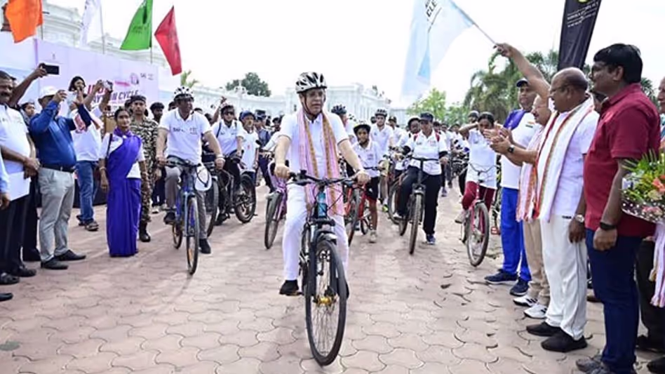 Tripura के राज्यपाल फिटनेस को बढ़ावा देने के लिए साइकिलिंग कार्यक्रम में शामिल हुए