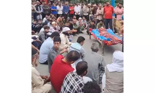 Jammu: युवती की रहस्यमय मौत से विरोध प्रदर्शन शुरू