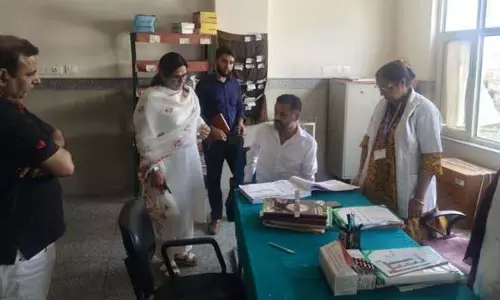 स्वास्थ्य निदेशक ने Samba में स्वास्थ्य सुविधाओं की समीक्षा की स्वास्थ्य निदेशक ने Samba में स्वास्थ्य सुविधाओं की समीक्षा की