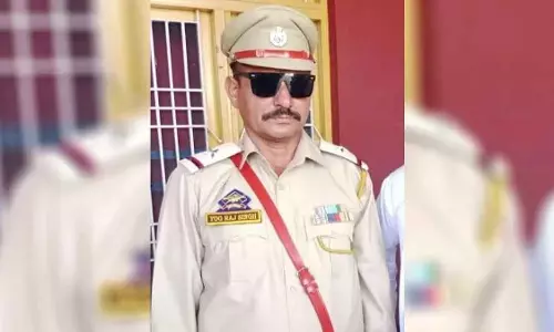 सांबा में पशु तस्कर बेलगाम, नाका तोड़कर ASI पर चढ़ा दी गाड़ी; मौके पर हो गए बलिदान सांबा में पशु तस्कर बेलगाम, नाका तोड़कर ASI पर चढ़ा दी गाड़ी; मौके पर हो गए बलिदान