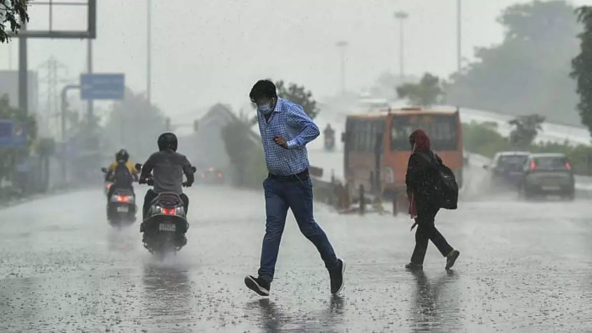 मुंबई दशकों में सबसे जल्दी मानसून के लिए तैयार, महाराष्ट्र में तेज़ी से हो रही बारिश मुंबई दशकों में सबसे जल्दी मानसून के लिए तैयार, महाराष्ट्र में तेज़ी से हो रही बारिश