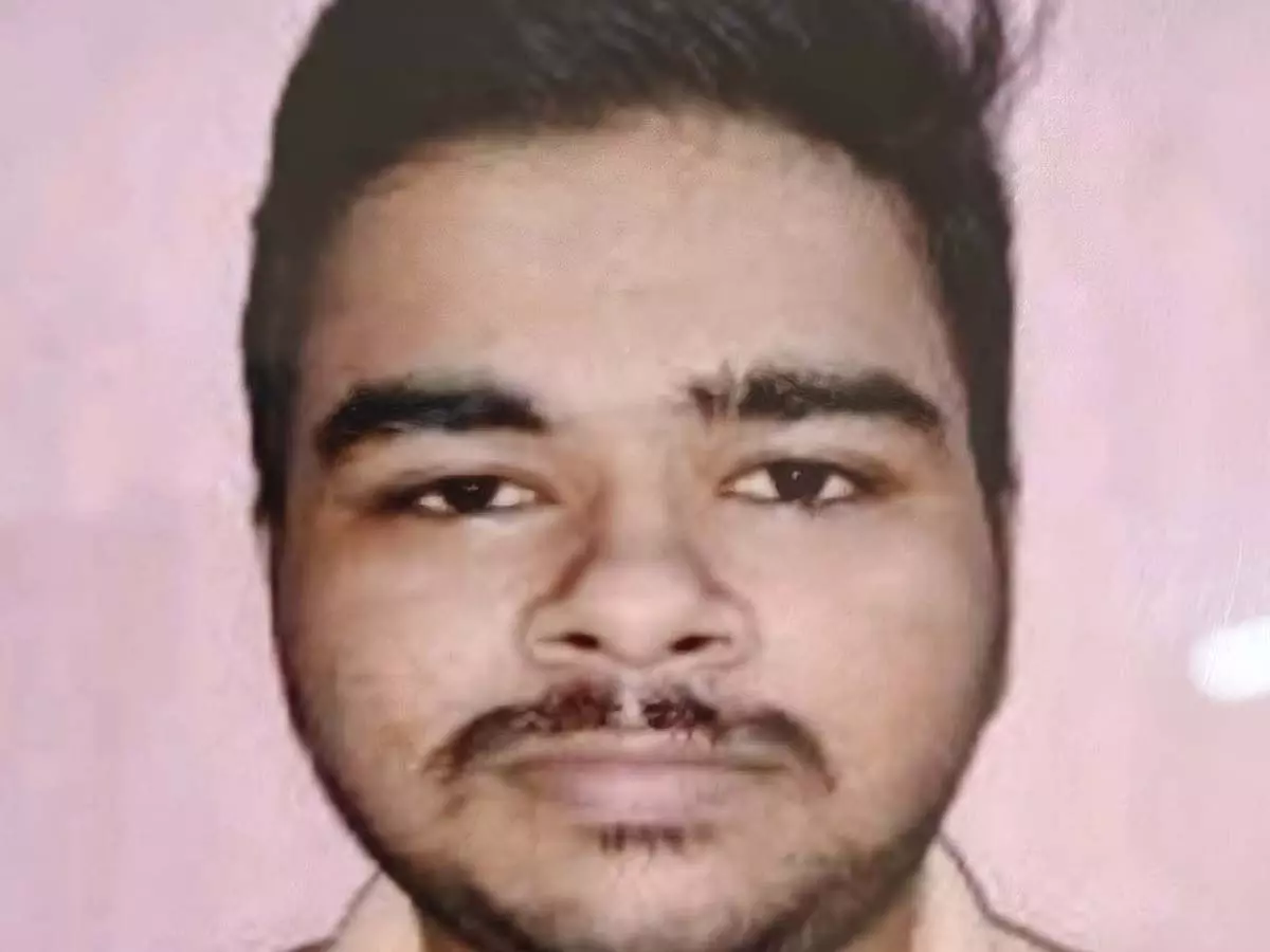 Indore : 21 वर्षीय वेब-डिजाइनिंग ओडिशा छात्र छात्रावास के कमरे में मृत पाया गया Indore : 21 वर्षीय वेब-डिजाइनिंग ओडिशा छात्र छात्रावास के कमरे में मृत पाया गया