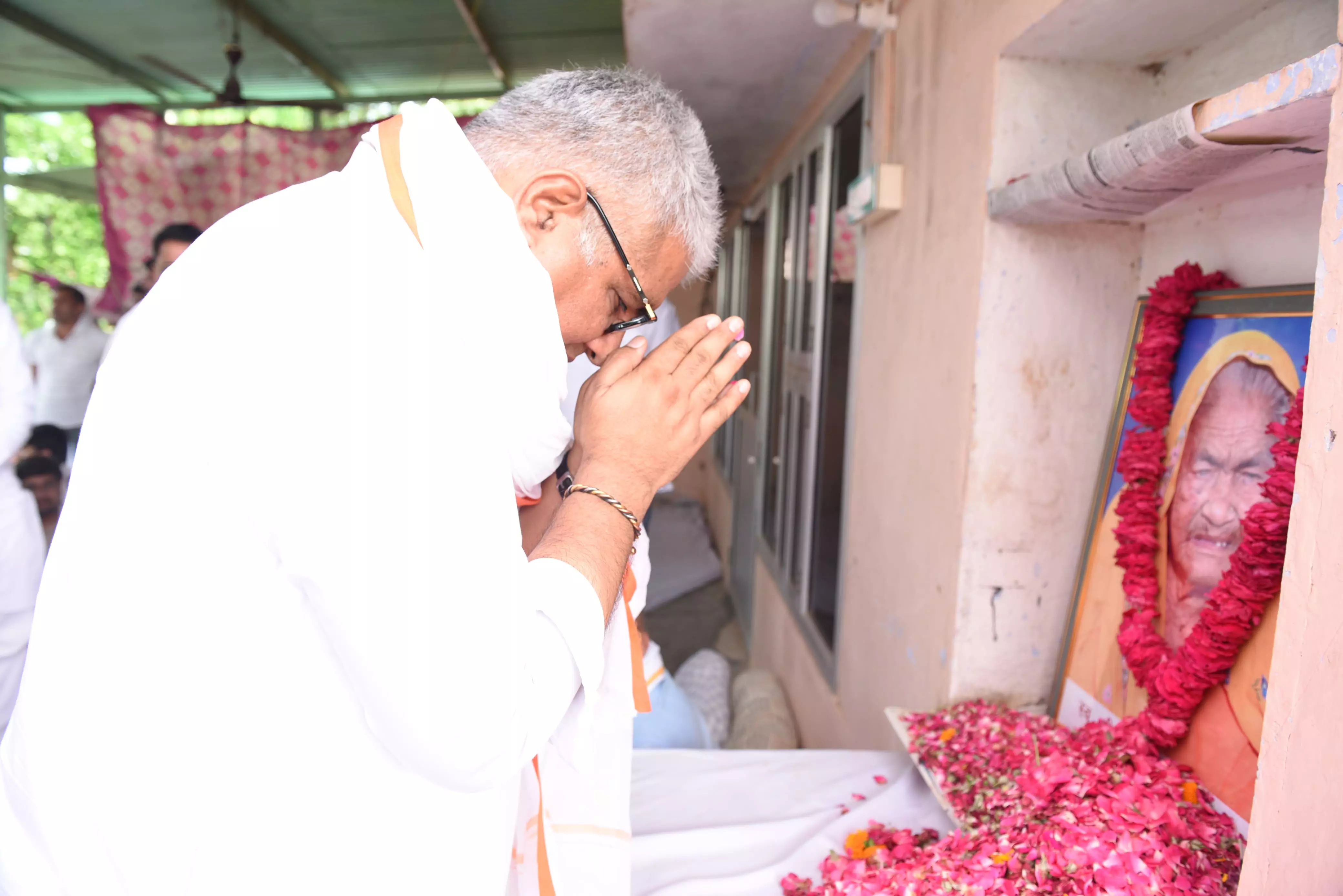 Jaipur: वन राज्यमंत्री ने कठूमर विधायक खिंची की माता के निधन पर जताया शोक Jaipur: वन राज्यमंत्री ने कठूमर विधायक खिंची की माता के निधन पर जताया शोक