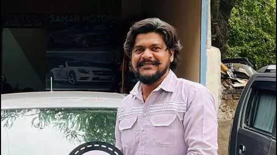 Mumbai: ओवरटेकिंग विवाद में बाइकर ने कार डीलर को मारा चाकू Mumbai: ओवरटेकिंग विवाद में बाइकर ने कार डीलर को मारा चाकू