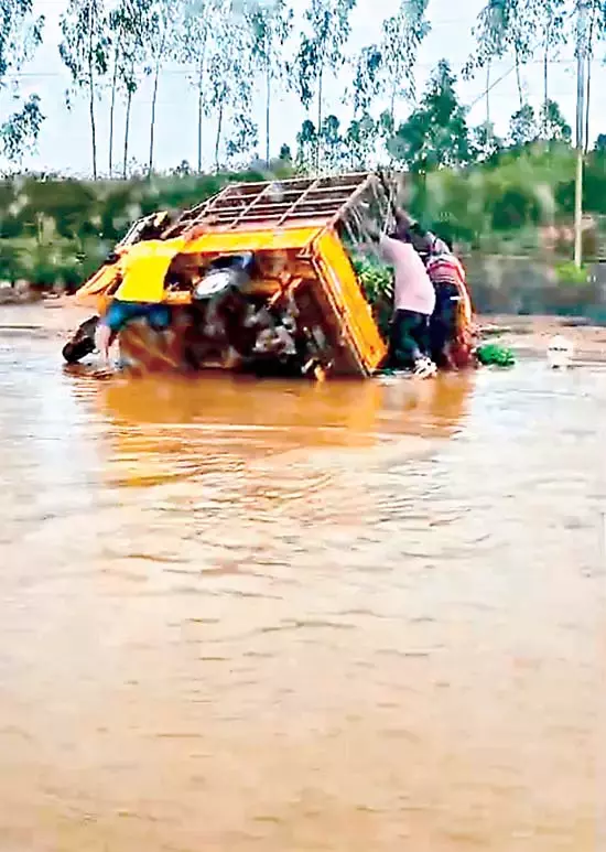 Odisha : जिले में सुनाबेड़ा-कोरापुट राष्ट्रीय राजमार्ग जर्जर अवस्था में Odisha : जिले में सुनाबेड़ा-कोरापुट राष्ट्रीय राजमार्ग जर्जर अवस्था में