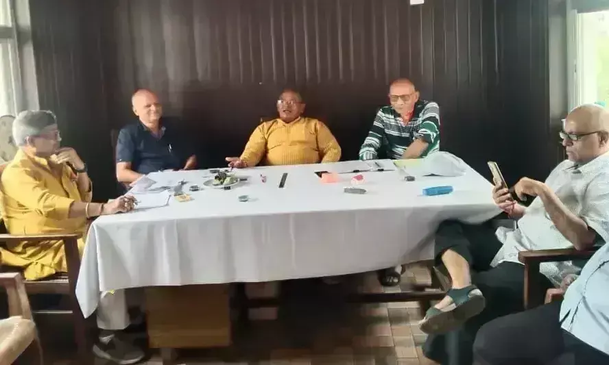 Varanasi: प्रेस क्लब चुनाव: नामांकन प्रक्रिया शांतिपूर्ण ढंग से संपन्न Varanasi: प्रेस क्लब चुनाव: नामांकन प्रक्रिया शांतिपूर्ण ढंग से संपन्न