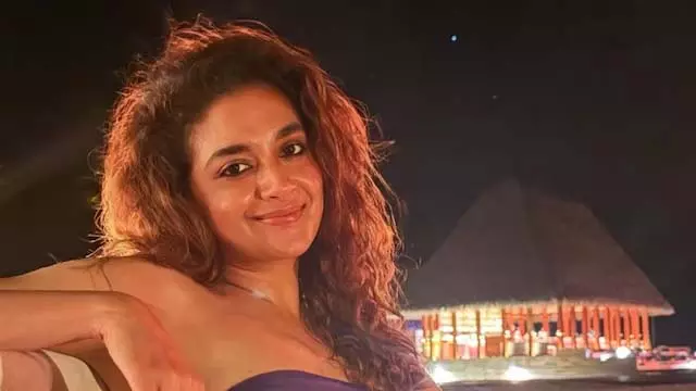 कीर्ति सुरेश ने लुक से लूटी महफिल कीर्ति सुरेश ने लुक से लूटी महफिल