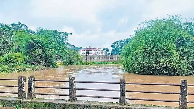 28 मई तक राज्य भर में गरज के साथ व्यापक बारिश की संभावना: IMD 28 मई तक राज्य भर में गरज के साथ व्यापक बारिश की संभावना: IMD