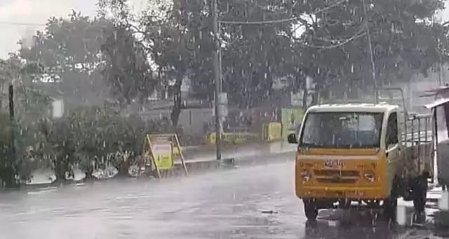 Coimbatore में भारी बारिश जारी! आज भी रेड अलर्ट Coimbatore में भारी बारिश जारी! आज भी रेड अलर्ट