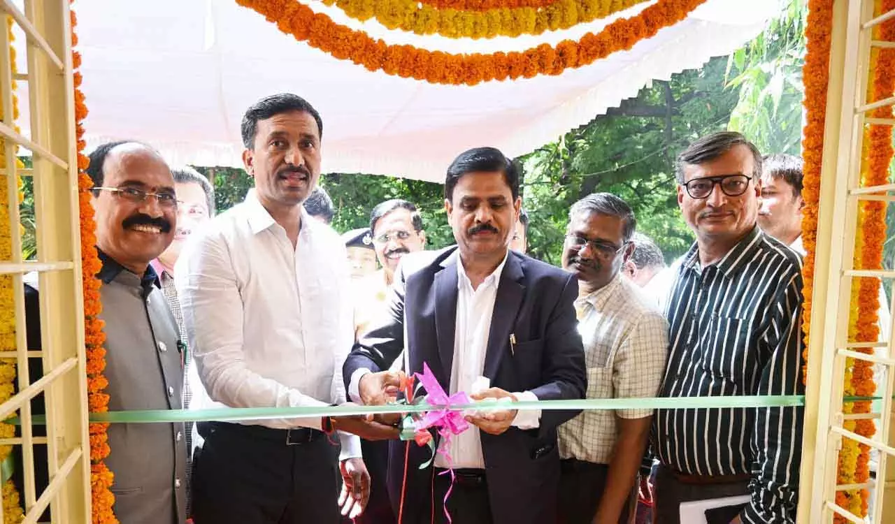 SCCL ने उस्मानिया विश्वविद्यालय के यूनिवर्सिटी कॉलेज ऑफ इंजीनियरिंग में आधुनिक कक्षा को प्रायोजित किया SCCL ने उस्मानिया विश्वविद्यालय के यूनिवर्सिटी कॉलेज ऑफ इंजीनियरिंग में आधुनिक कक्षा को प्रायोजित किया