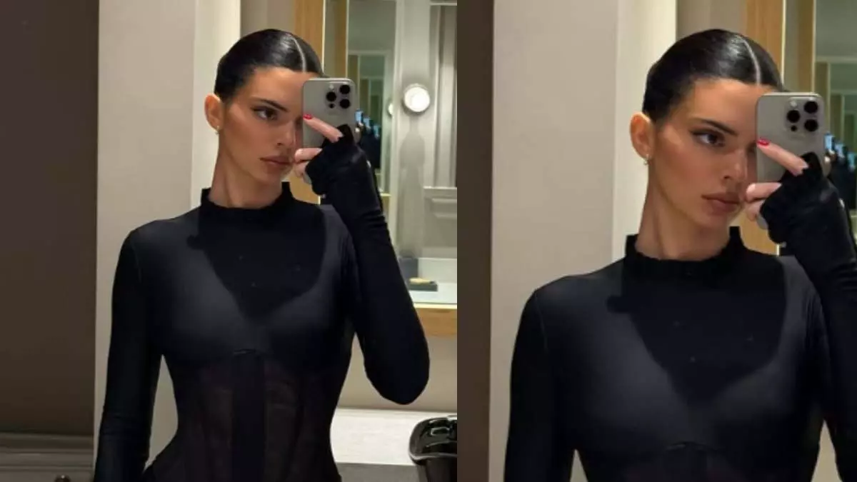 Kendall Jenner कर्व-हगिंग ब्लैक बॉडीकॉन ड्रेस में जलवे बिखेरती नजर आईं Kendall Jenner कर्व-हगिंग ब्लैक बॉडीकॉन ड्रेस में जलवे बिखेरती नजर आईं