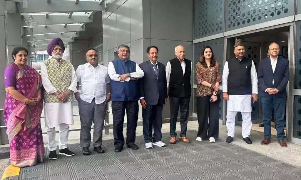 पाकिस्तान को बेनकाब करने के लिए भाजपा MP रविशंकर प्रसाद की टीम फ्रांस रवाना पाकिस्तान को बेनकाब करने के लिए भाजपा MP रविशंकर प्रसाद की टीम फ्रांस रवाना