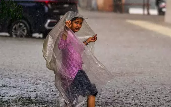 कम दबाव के कारण AP में मानसून की शुरुआत में तेजी आने की संभावना कम दबाव के कारण AP में मानसून की शुरुआत में तेजी आने की संभावना