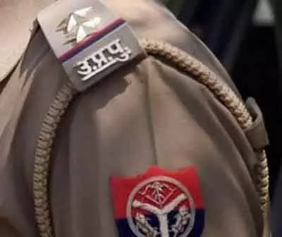 गाजियाबाद में गिरफ्तारी, UP पुलिस टीम पर भीड़ के हमले में नोएडा के पुलिसकर्मी की गोली मारकर हत्या गाजियाबाद में गिरफ्तारी, UP पुलिस टीम पर भीड़ के हमले में नोएडा के पुलिसकर्मी की गोली मारकर हत्या