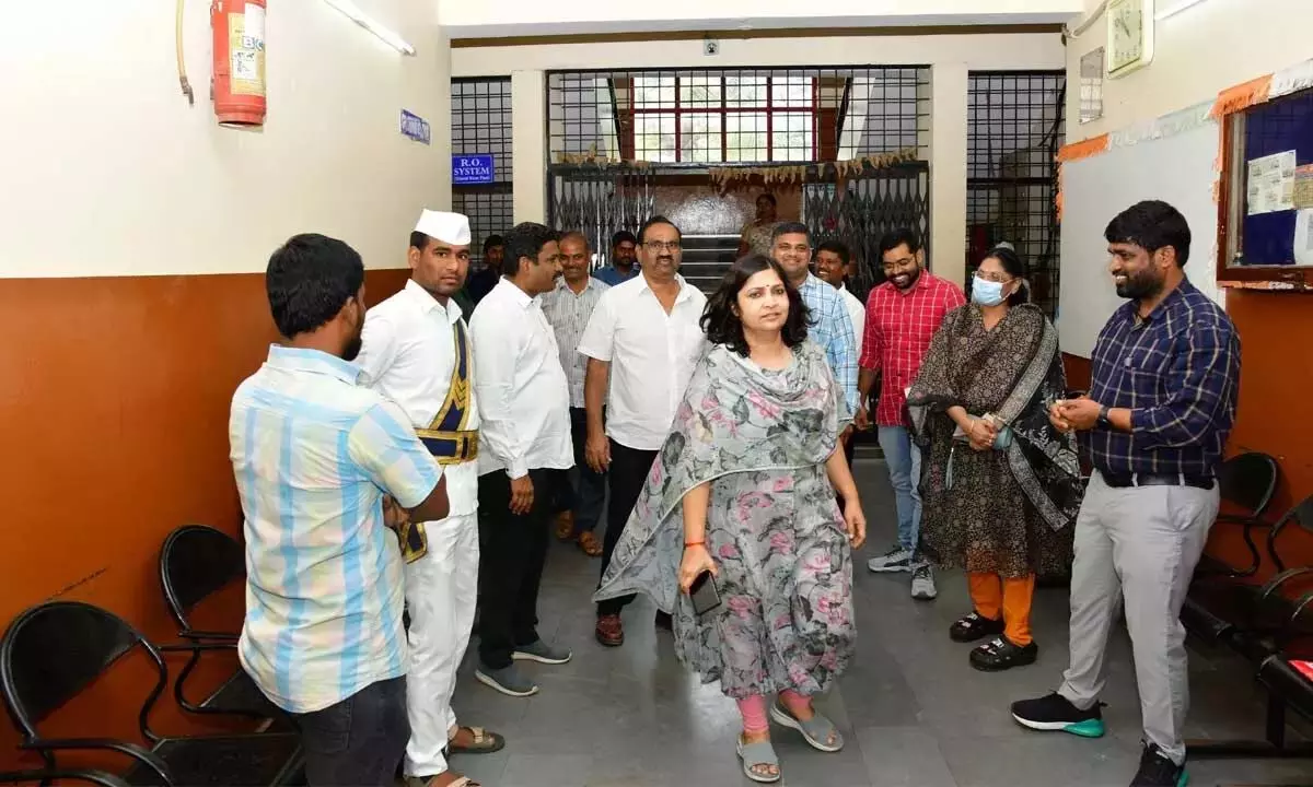 भू भारती कार्यक्रम के लिए लाइसेंस प्राप्त सर्वेक्षकों को प्रशिक्षित किया गया भू भारती कार्यक्रम के लिए लाइसेंस प्राप्त सर्वेक्षकों को प्रशिक्षित किया गया