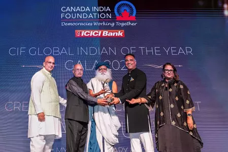 ग्लोबल इंडियन ऑफ द ईयर 2025 पुरस्कार से सम्मानित हुए ईशा फाउंडेशन के संस्थापक सद्गुरु ग्लोबल इंडियन ऑफ द ईयर 2025 पुरस्कार से सम्मानित हुए ईशा फाउंडेशन के संस्थापक सद्गुरु