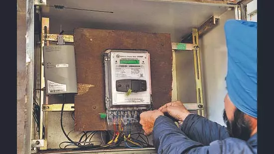Chandigarh: बिजली विभाग ने दी आखिरी चेतावनी Chandigarh: बिजली विभाग ने दी आखिरी चेतावनी